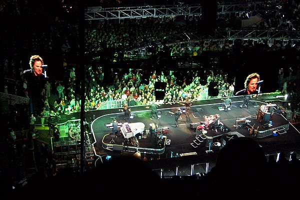 "Radio Nowhere" opens the tour at the Hartford Civic Center. October 2, 2007.