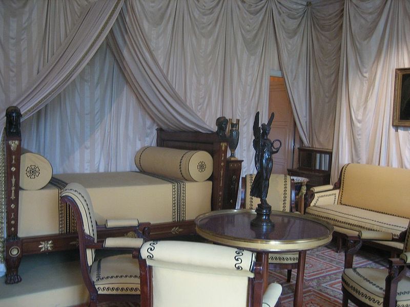 File:Malmaison chambre Joséphine.jpg