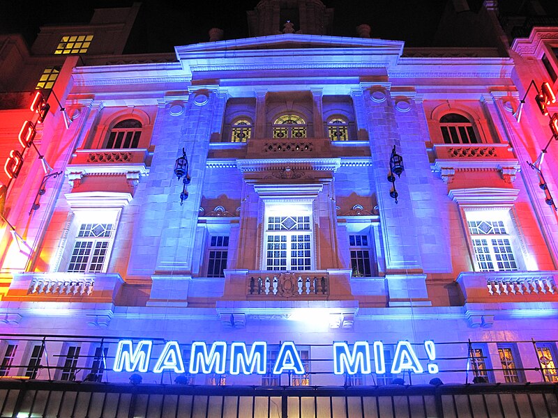 File:Mamma Mia at Mogador, Paris.jpg