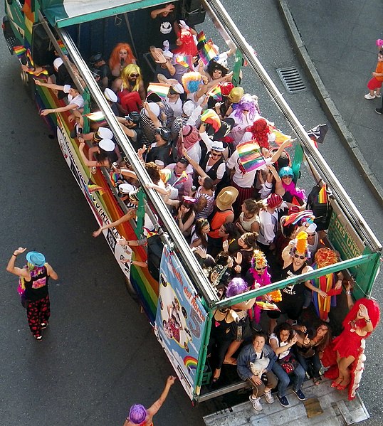 File:Manifestación -OrgulloLGTB Asturias 2015 (19478441396).jpg