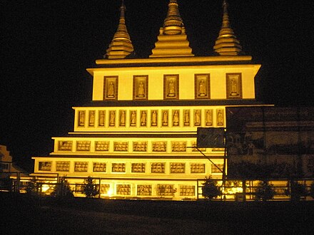 Kyaik Tan Lan Pagoda at night