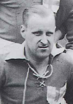 Max Viinioksa maaottelussa 1933.