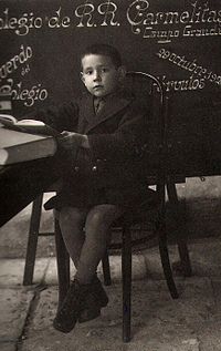 Miguel Delibes at age six in a school photograph of the Colegio de las Carmelitas of Valladolid.