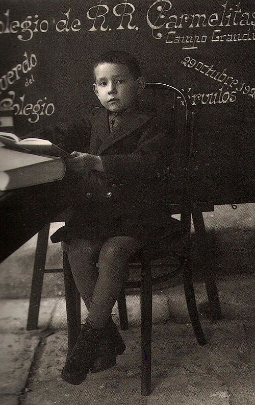 Miguel Delibes at age six in a school photograph of the Colegio de las Carmelitas of Valladolid.