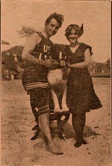 Maîtresse et femme de chambre film 1910.jpg