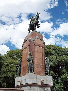 אנדרטה לגנרל קרלוס דה אלבאר