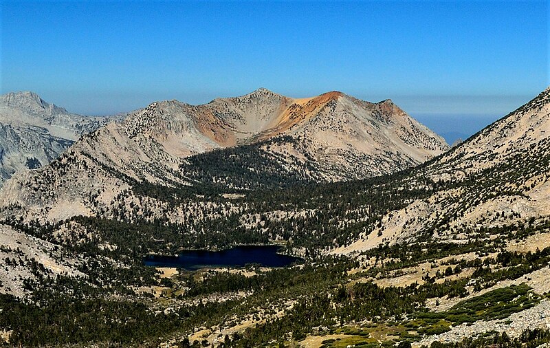 File:Mt. Bago from Kearsarge Pass area.jpg