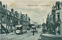 Malo-les-Bains fut desservi par le tramway de Dunkerque jusqu'en 1952.On le voit ici avenue Faidherbe