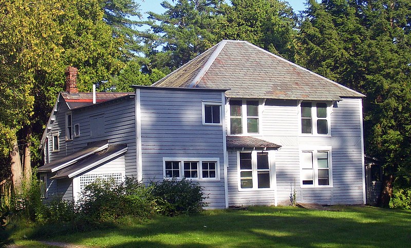 File:Owl's Nest, Dunhams Bay, NY.jpg