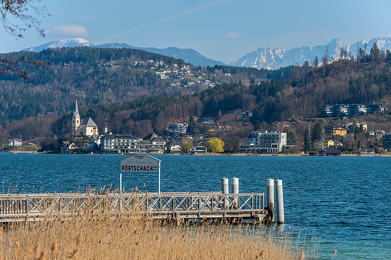 File:Pörtschach Halbinsel Landspitz Schiffslandesteg 05042023 9941.jpg