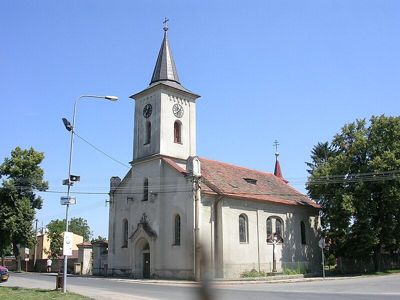 File:Přerov nad Labem, kostel svatého Vojtěcha (02).jpg