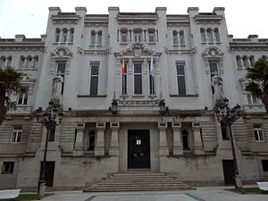 Pazo de Xustiza - A Coruña - entrada.jpg