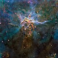 Unha pequena porción da Nebulosa de Carina, imaxe exposta co gallo do 20º aniversario do telescopio Hubble.