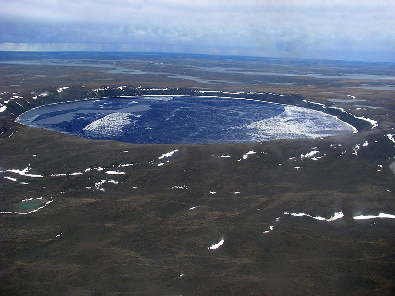 File:Pingualuit Crater LK.jpg