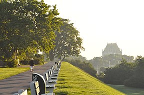 Plaines d'Abraham ve Château Frontenac.jpg