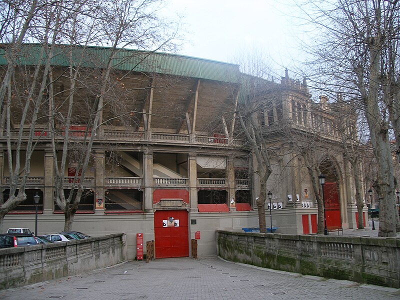 File:Plaza de Toros de Pamplona.JPG