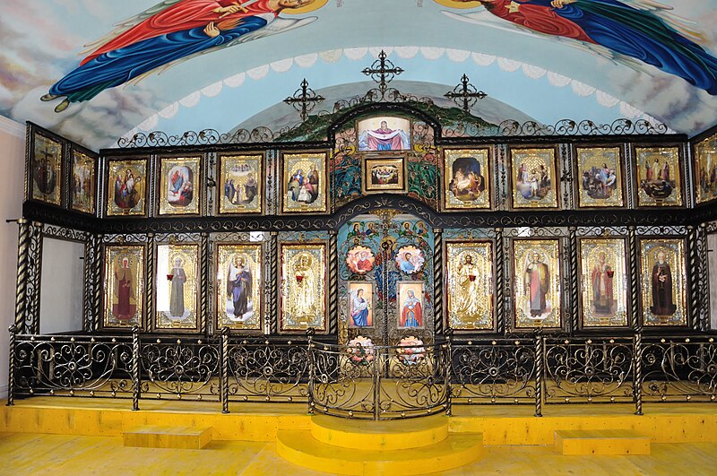 File:Pokrovsky monastery in Dedovo 2012 33.jpg