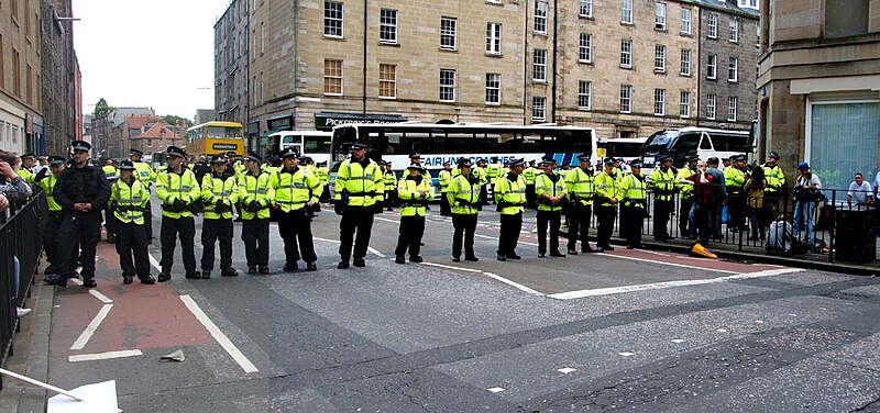 File:Policedemonstrationedinburgh2005.jpg