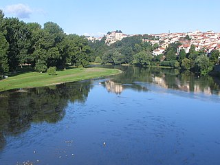 Пон-дю-Шато,  Auvergne-Rhône-Alpes, Франція