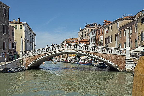 The Ponte delle Guglie in Venice was the starting point of this leg's Detour.