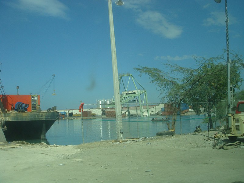 File:Port in Port au Prince (4311463431).jpg