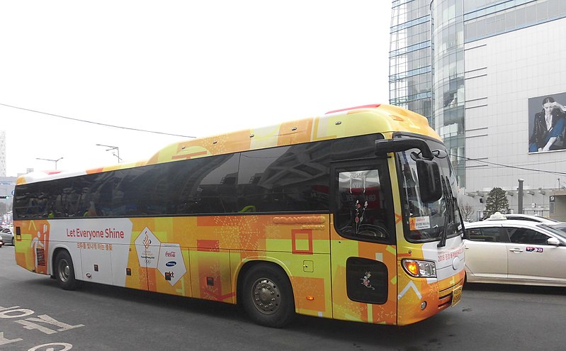 File:PyeongChang 2018 Olympic Torch Relay Bus 9886.JPG