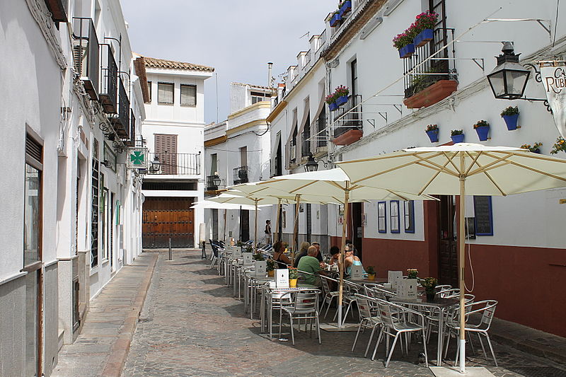 File:Quartier de la Juderia (8282520126).jpg