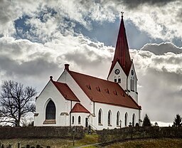 Röke kirke i april 2015