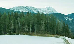 Sattelnock (links der Mitte) und Reißkofel (rechts)