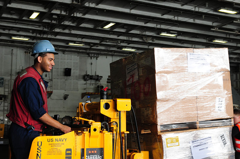 File:Replenishment at sea 121114-N-WJ640-042.jpg