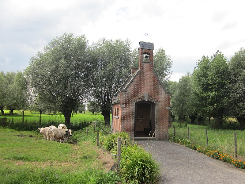 File:Ruiselede Wantebeekkapel Kruiskerkestraat.JPG