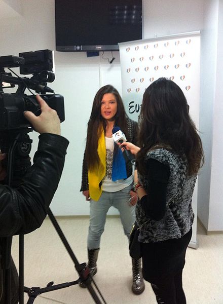 File:Ruslana giving interviews in Craiova 2.jpg