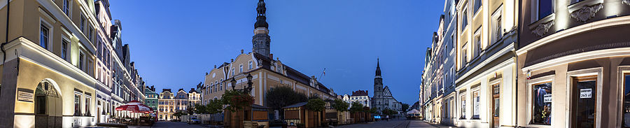 Bolesławiec- wieczorna panorama rynku