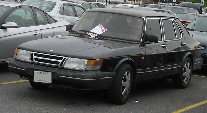 File:Saab-900-5door.jpg