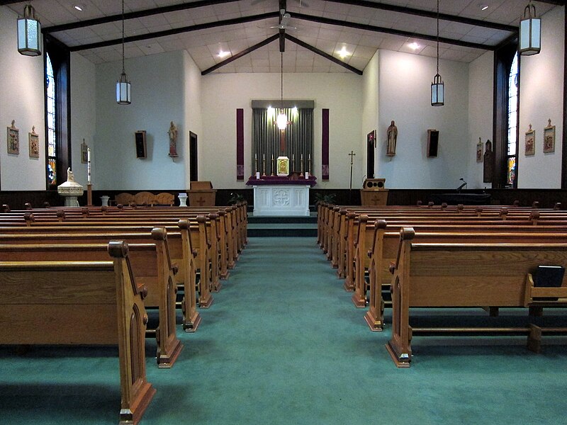 File:Saint Michael Catholic Church (Mechanicsburg, Ohio), interior, nave.jpg