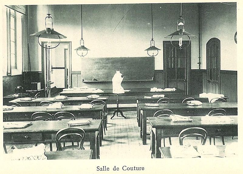 File:Salle-couture-lycée Molière.jpg