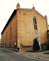 La chiesa di San Domenico (negli anni trenta, in occasione dei restauri del Duomo, divenne vicaria della cattedrale)