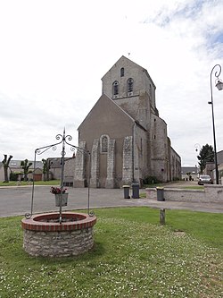 Santilly (Eure-et-Loir) Église.JPG