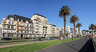 Sea Change in Port Melbourne Beacon Cove