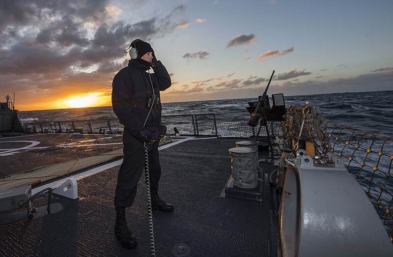 File:Seaman standing aft lookout watch aboard USS Carney (DDG-64) in the Mediterranean 171204-N-KA046-078.jpg