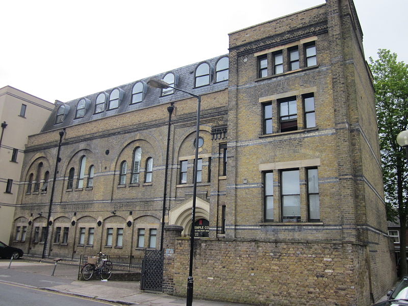 File:Stepney Temple Court 03.jpeg