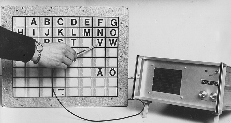 File:Synte 2 and symbol table (1979).jpg