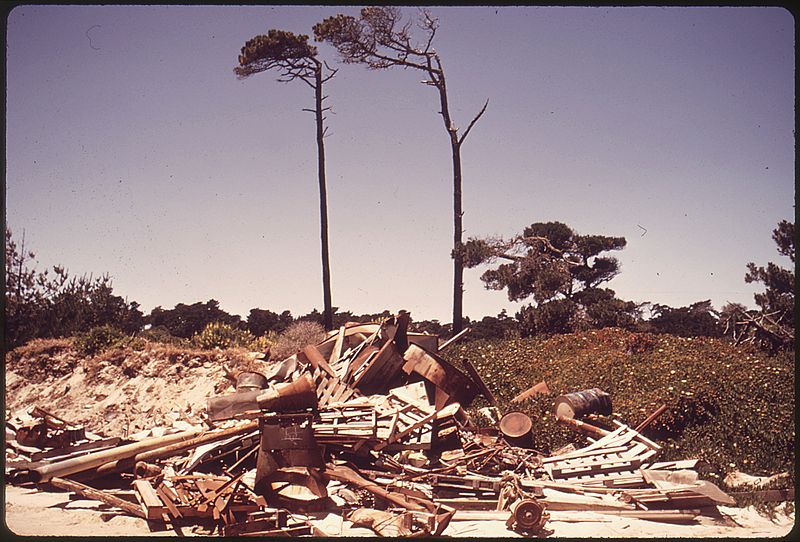 File:TRASH ON BEACH - NARA - 543165.jpg