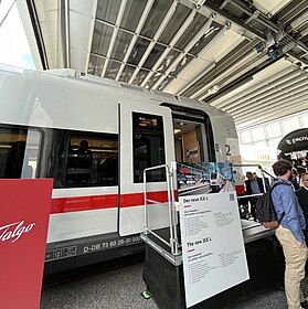 Prototyp eines ICE-L-Wagens, ausgestellt auf der InnoTrans 2022