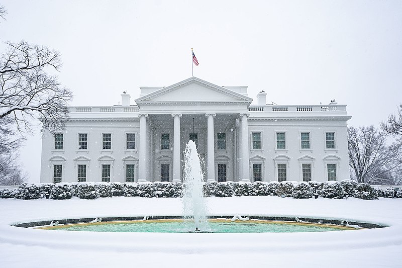 File:The White House Grounds Covered in Snow on January 13, 2019 (46016949244).jpg
