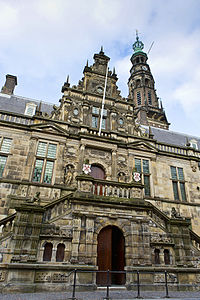 L'entrée de la mairie de Leiden sur Breestraat.jpg