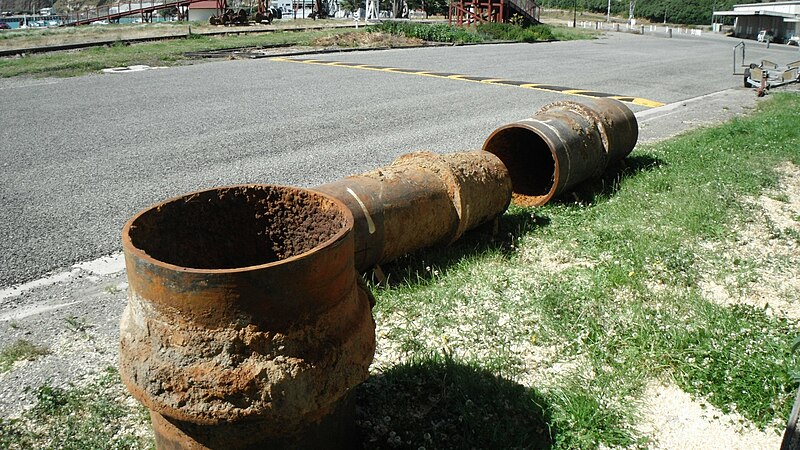 File:Three sections of the large cast iron falling mains from the Oamaru Water Supply system.jpg