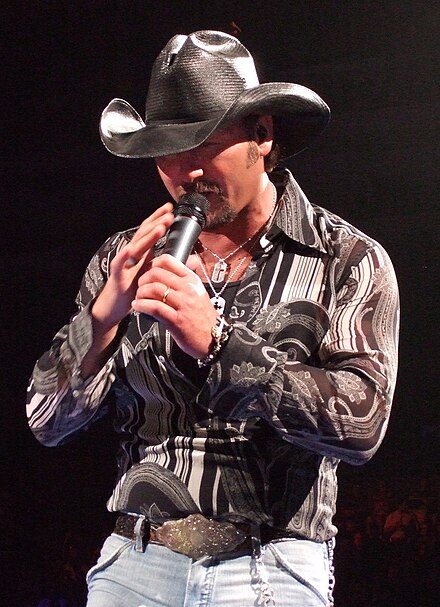 McGraw performing during the Soul2Soul Tour, July 2006 photo by T. Scott/Sisters Photography