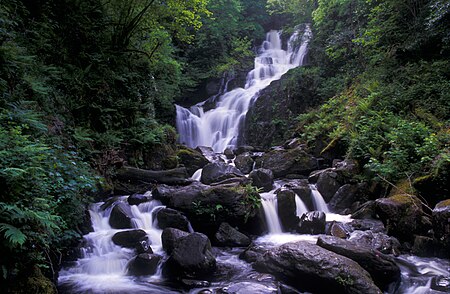 Polski: Wodospad Torc na potoku Owengarriff English: Torc Falls, Owengarriff river