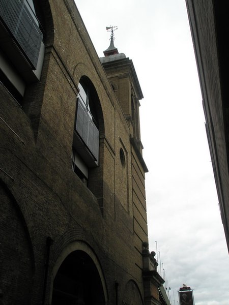 File:Tower above "The Banker" in Cousin Lane - geograph.org.uk - 881830.jpg